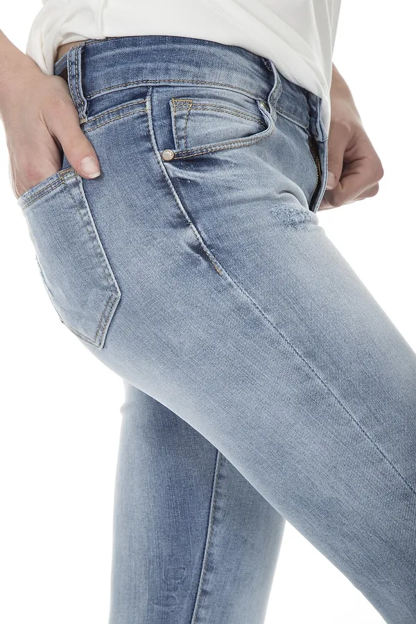 Açık Mavi Taşlanmış Skinny Jean