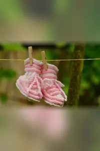 Pembe Bağcıklı Örgü Bebek Patiği