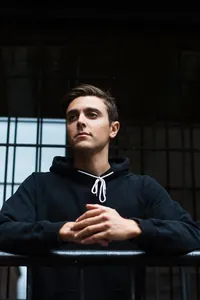 Siyah Basic Kapüşonlu Sweatshirt