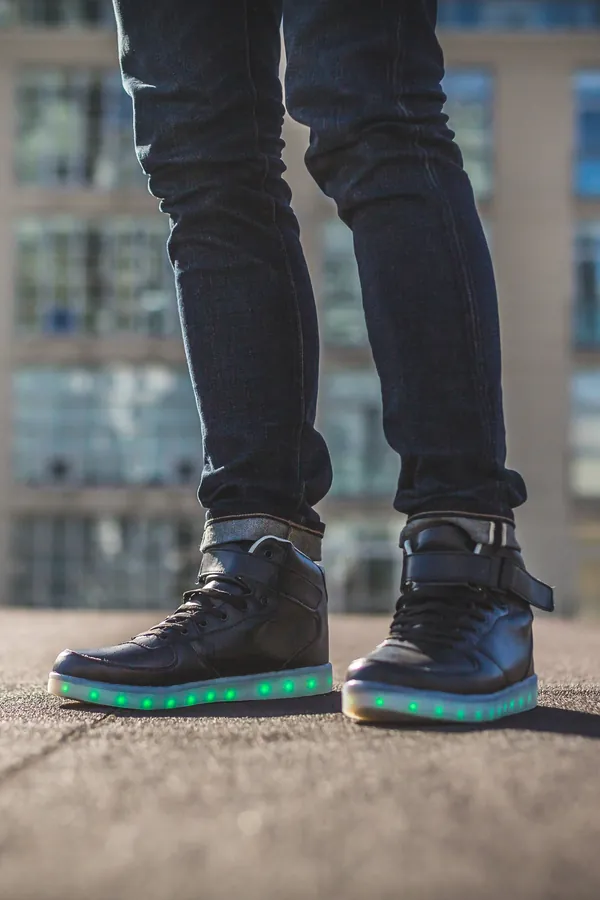 Siyah Işıklı Bilekli Sneaker